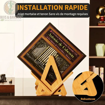 Support de disque vinyle en bambou situation 2. Présentation élégante d'une collection de vinyles sur un support en bambou minimaliste, posé sur un meuble en bois dans un salon au style rétro et chaleureux.