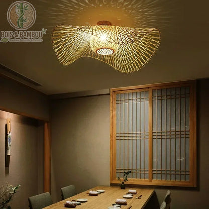 Suspension bambou aérienne installée salle à manger style japonais