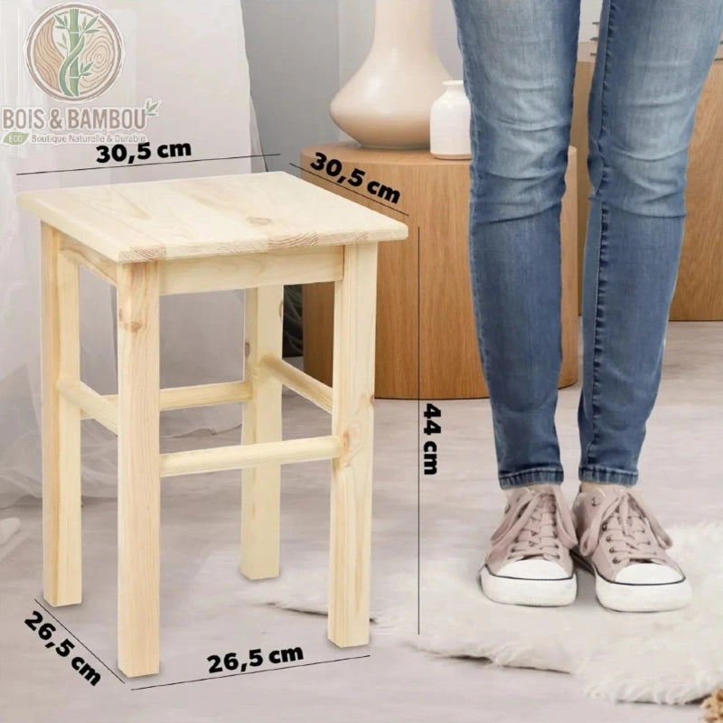 Tabouret en Pin Naturel dimension. Schéma technique d'un tabouret en pin massif indiquant ses mesures : assise de 30,5x30,5 cm, hauteur de 44 cm et empiètement au sol de 26,5x26,5 cm.
