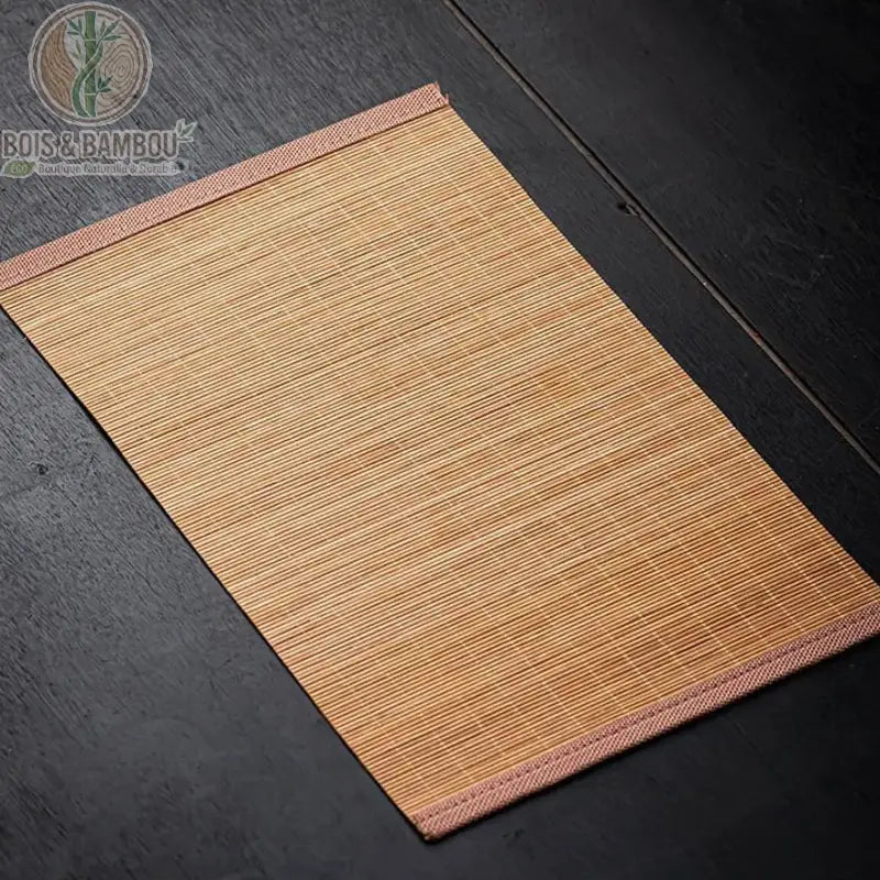 Tapis de table à thé bambou tissé naturel beige format 30 x 40 cm fond ardoise