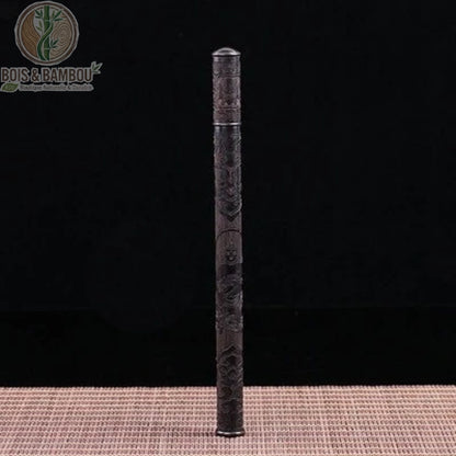 Tube encens ébène noir motif Avalokitesvara, calligraphies bouddhistes sculptées
