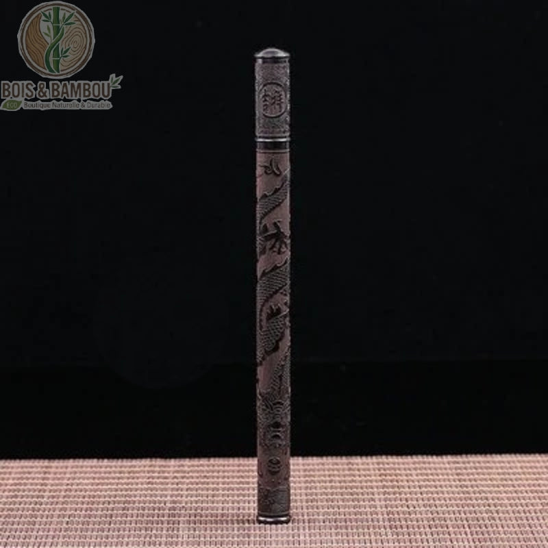 Tube encens ébène noir motif Fleurs portées, détail gravures florales sur bois massif