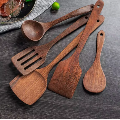 Ustensiles cuisine wenge 5 modeles spatules et louche sur ardoise, scene cuisine avec citron vert, Bois et Bambou Eco
