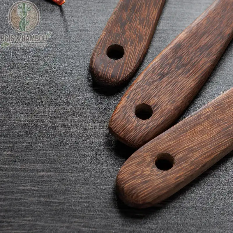 Ustensiles cuisine wenge detail trois manches avec trous de suspension veinage longitudinal, Bois et Bambou Eco