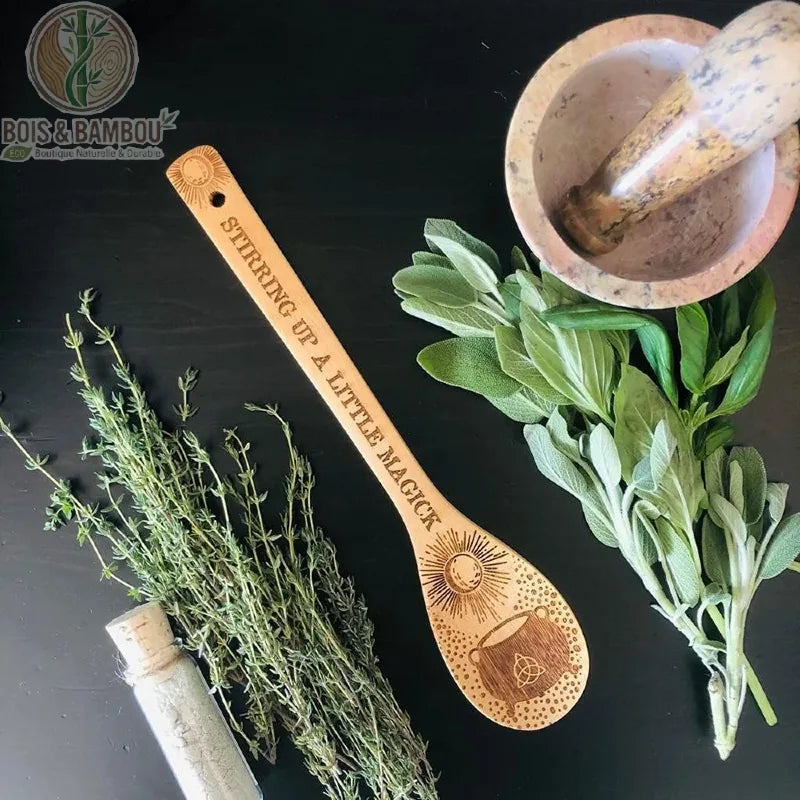 Set 3 Cuilleres en Bambou Gravure Sorciere gros plan gravure Kitchen Witch herbes naturelles BoisetBambouEco