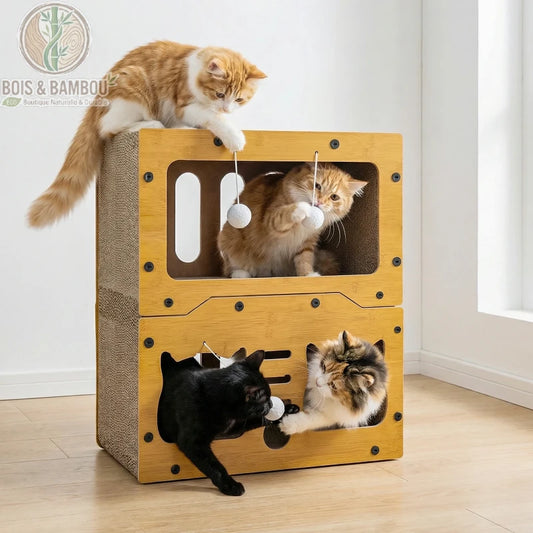 Villa pour Chat 3 en 1. Quatre chats s'amusent avec les pompons intégrés d'une structure modulaire en bois de bambou composée de deux boîtes empilées servant de niche et de griffoir.