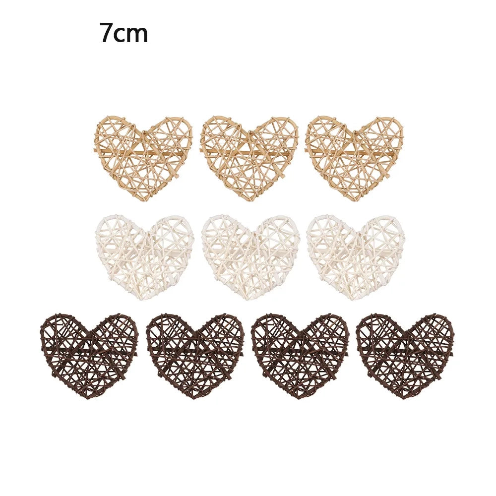 Lot de 10 cœurs en rotin de 7 cm en trois teintes