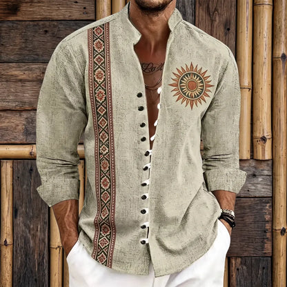 Chemise homme en fibre de bambou, bande brodée florale ethnique et patch soleil mandala sur la poitrine
