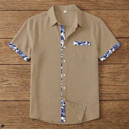 Chemise homme en fibre de bambou manches courtes beige, empiècements imprimé céramique bleu