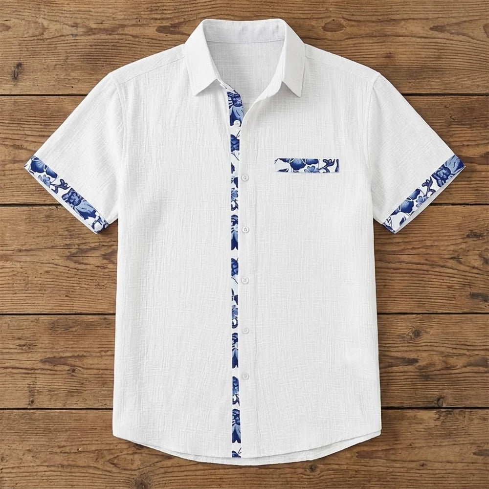 Chemise homme en fibre de bambou manches courtes blanche, empiècements imprimé céramique bleu