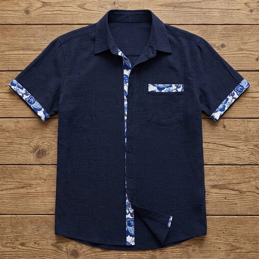 Chemise homme en fibre de bambou manches courtes bleu marine, empiècements imprimé céramique bleu