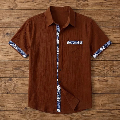 Chemise homme en fibre de bambou manches courtes marron, empiècements imprimé céramique bleu