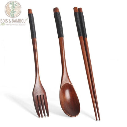 Couverts bois nomade, cuillere fourchette et baguettes alignees fond blanc, Bois et Bambou Eco
