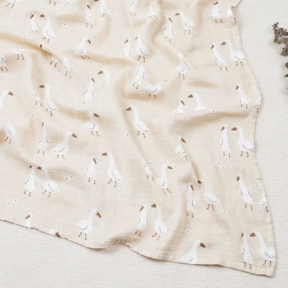 Couverture légère bébé en coton et bambou, motif oiseaux blancs sur fond écru