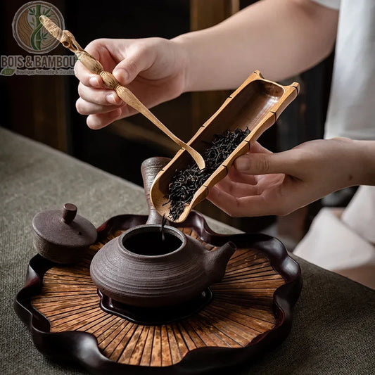 Cuillere a the en bambou faite main versant feuilles the noir dans theiere argile - Bois et Bambou Eco