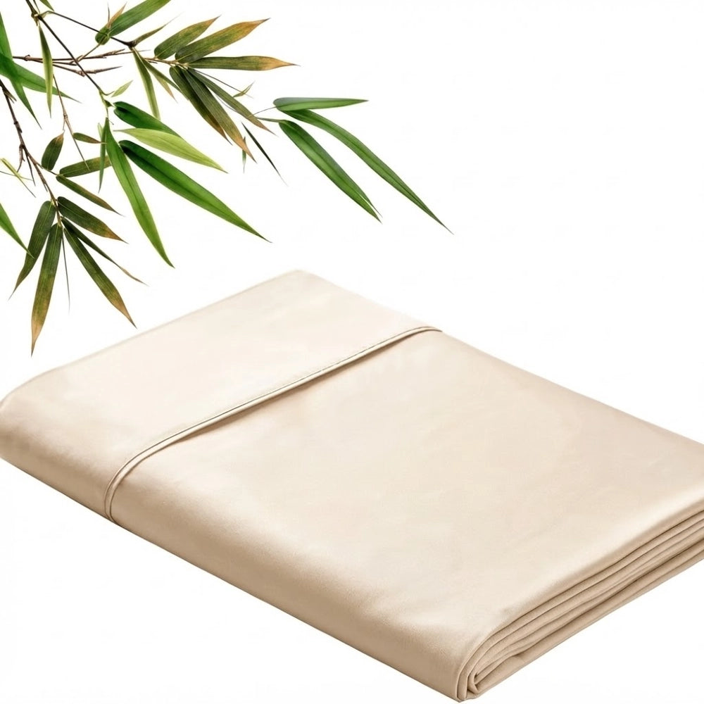 Drap plat en bambou beige plié avec son large rabat cousu