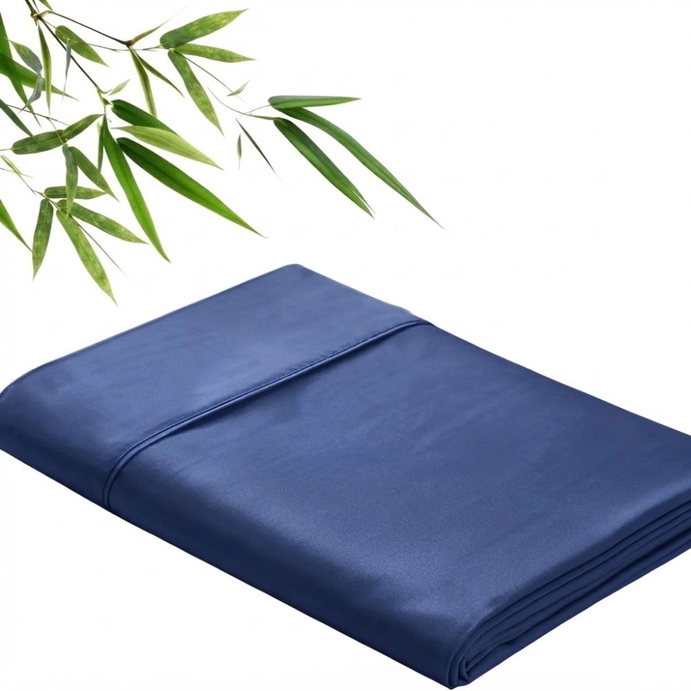 Drap plat en bambou bleu marine plié, finition satinée