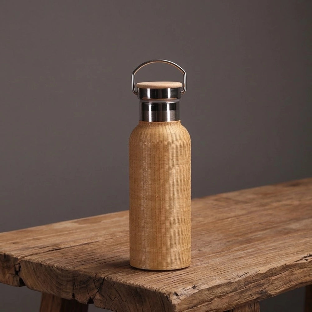 Gourde en bambou tressé isotherme finition naturelle claire