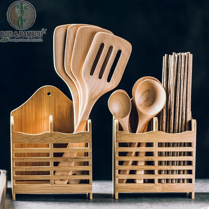 Organisateur couverts bambou 2 compartiments avec spatules et cuilleres en situation cuisine, Bois et Bambou Eco.