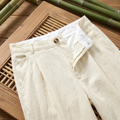 Pantalon cargo bambou homme, détail fermeture zippée et bouton à la taille