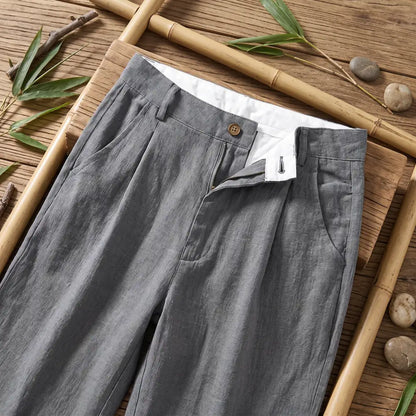 Pantalon cargo bambou homme gris, gros plan fermeture zippée et bouton