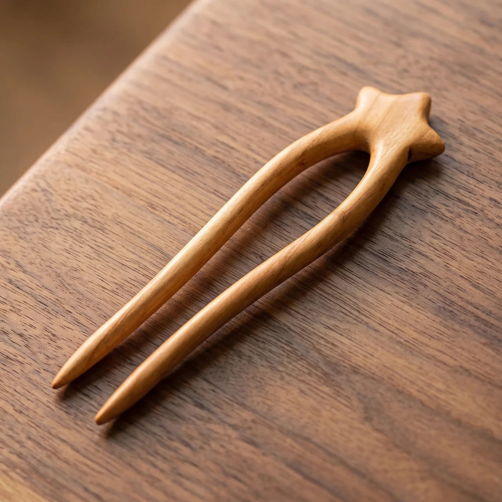 Pic à cheveux en U en bois de pêcher tête étoile sculptée, style ancien fait main