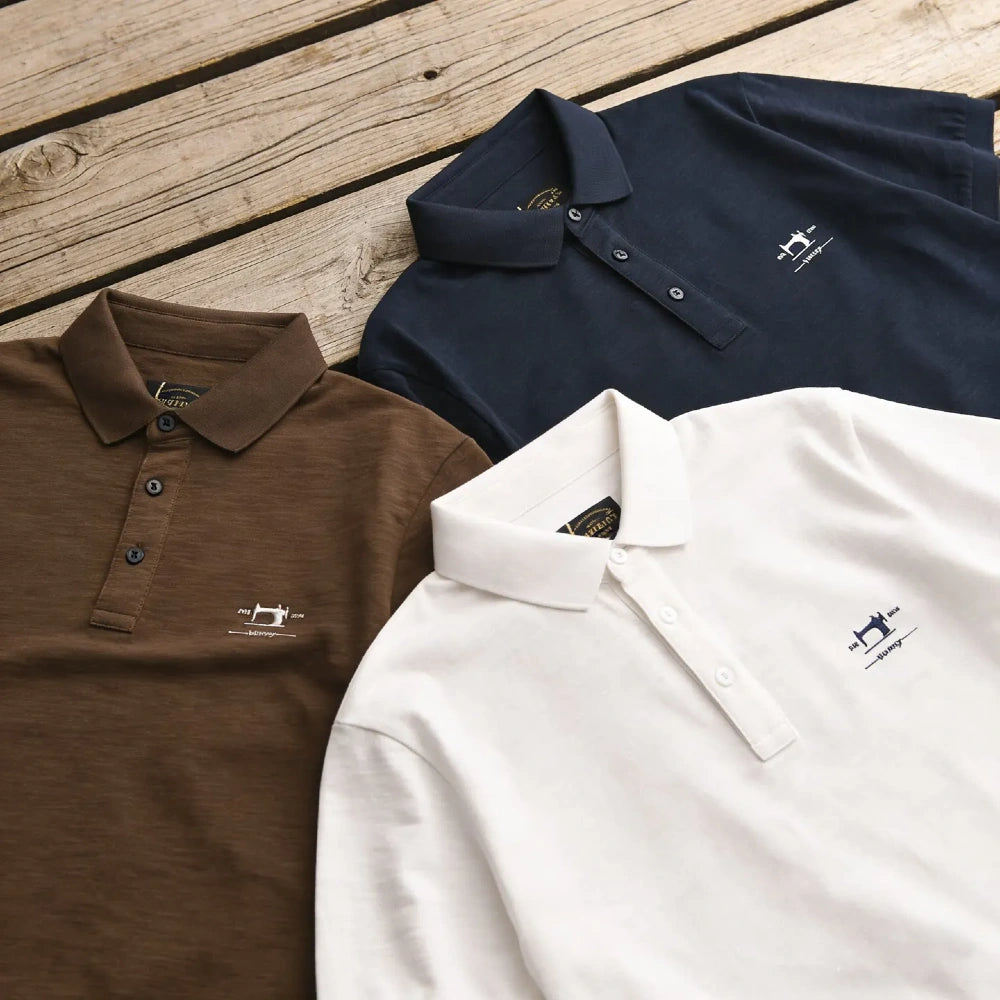 Gros plan sur le col revers et les coutures des polos homme en coton et fibre de bambou