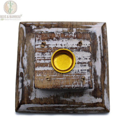 Porte-encens tour en bois blanchi, insert laiton de la base vu de dessus
