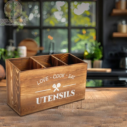 Porte ustensiles bois cuisine 3 compartiments brun naturel grave UTENSILS, sur comptoir devant fenetre, Bois et Bambou Eco