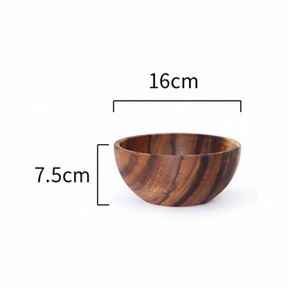 Saladier en bois d'acacia massif de 16 cm de diamètre et 7,5 cm de hauteur, format idéal pour deux personnes.