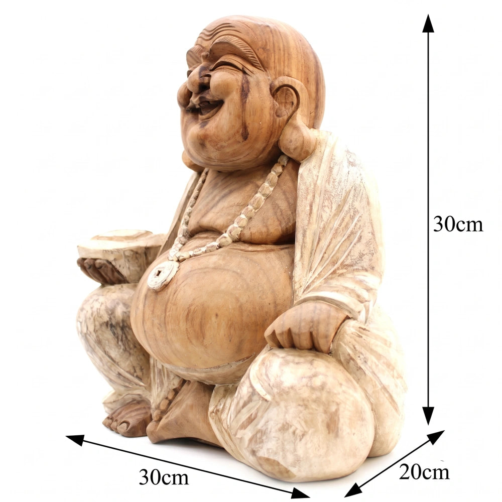 Statue de Bouddha rieur en bois de Suar blanchi, 30 cm, vue de face sur fond blanc
