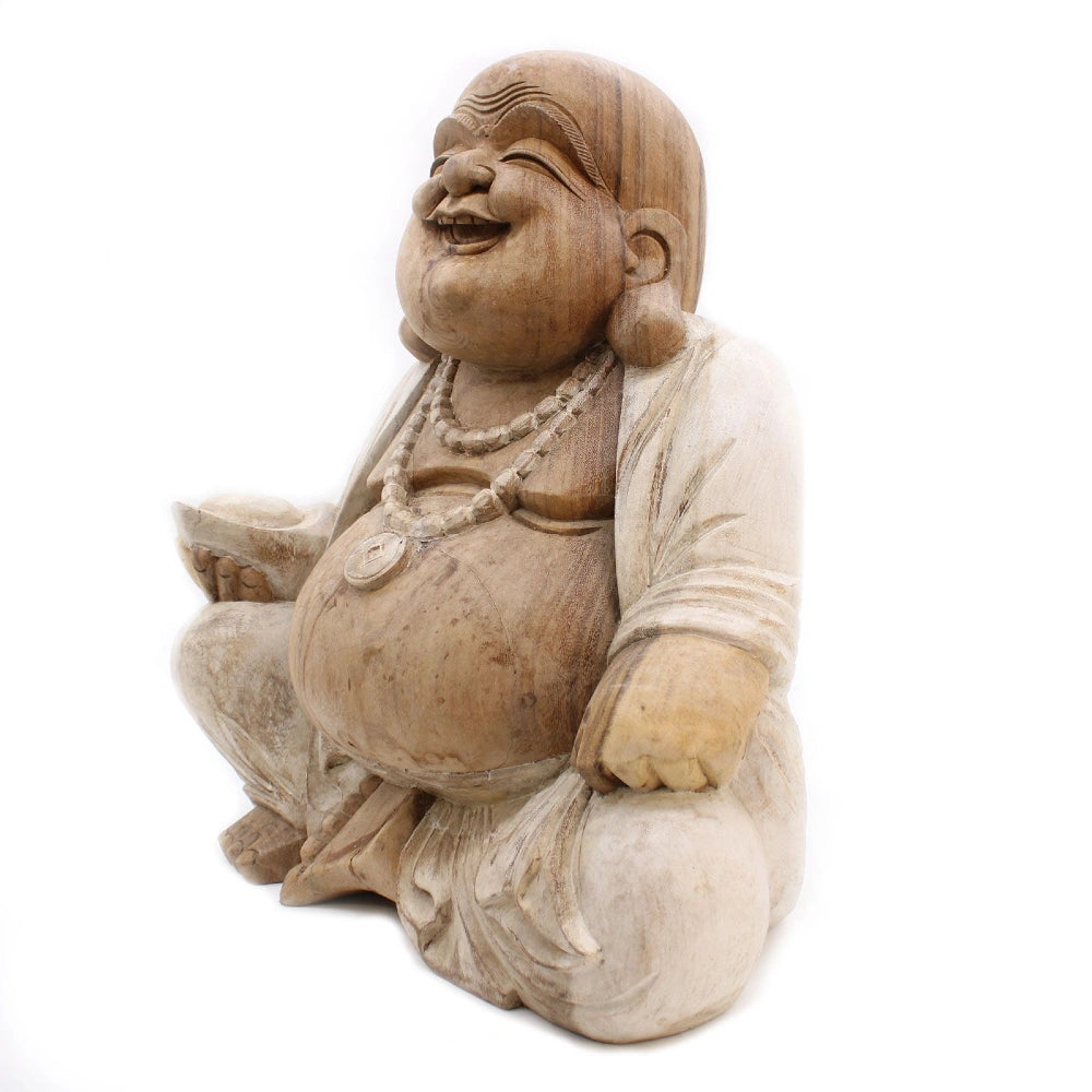 Statue de Bouddha rieur assis en bois de Suar, 50 cm, vue de face sur fond blanc