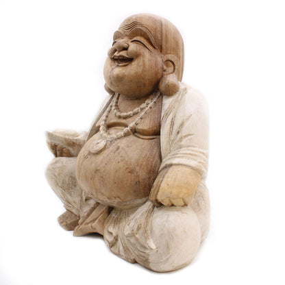 Statue de Bouddha rieur assis en bois de Suar, 50 cm, vue de face sur fond blanc