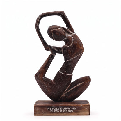 Statue de yoga en bois d'Albasia, posture en rotation, socle gravé, fond blanc