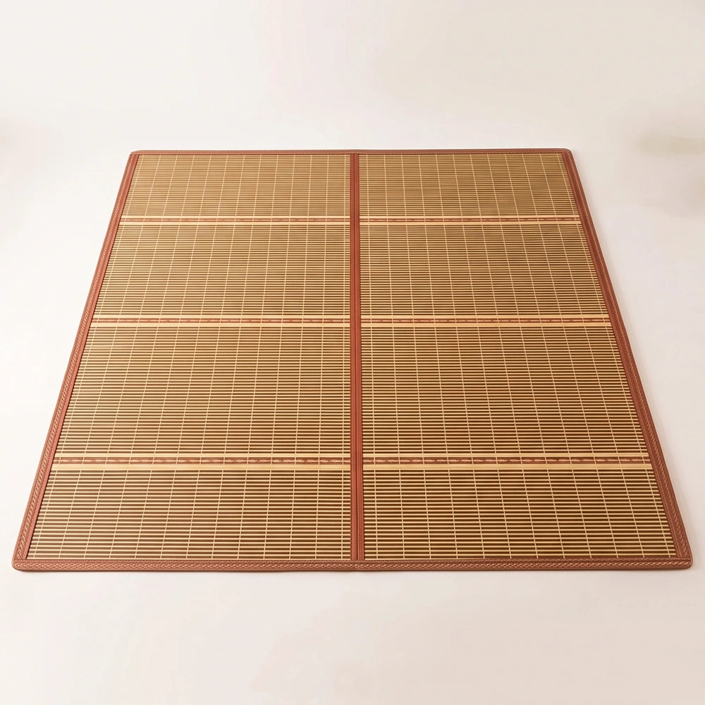 Tapis de lit bambou grand lit finition natte dorée, vue à plat sur fond blanc